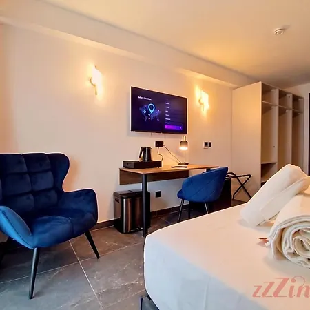 מלון A St Julians - Adults Only 3*